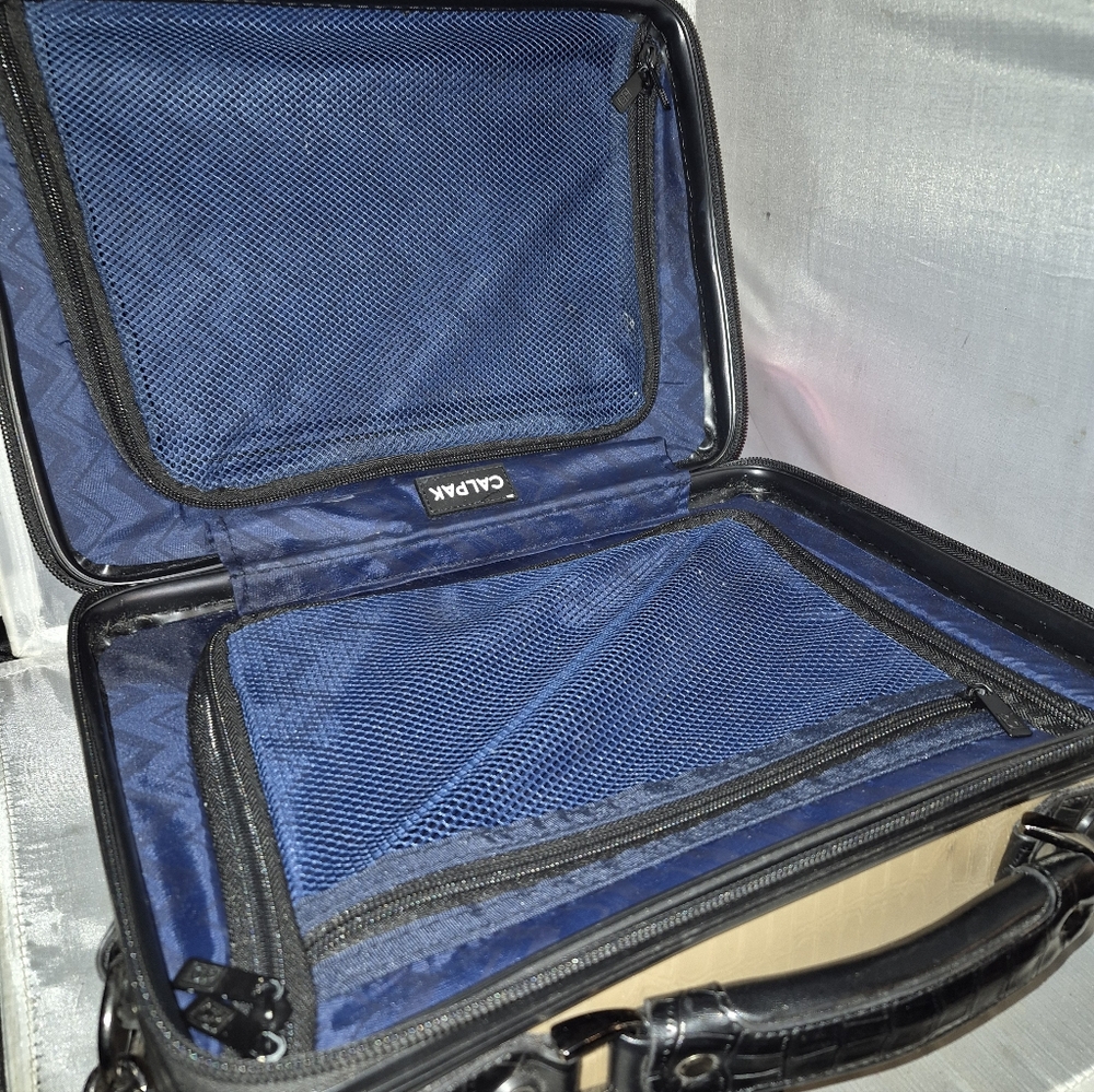 Tan and Black Crocodile Pattern  Travel Train Case Luggage Attachment - Picture 6 of 8